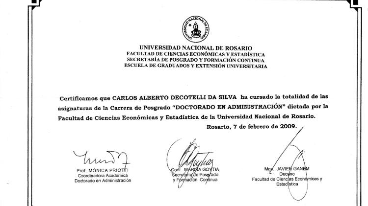 O MEC afirma que Decotelli concluiu os créditos necessários para um doutorado na Universidade de Rosário e apresenta um certificado emitido pela instituição - Reprodução - Reprodução