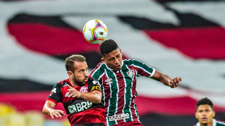 Everton Ribeiro, Flamengo, desafia lance com adversário do Fluminense na final do Carioca 2020 - Marcelo Cortes / Flamengo - Marcelo Cortes / Flamengo