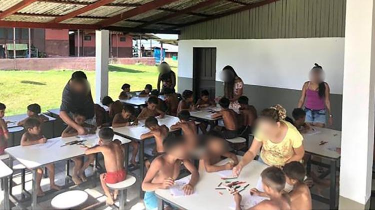A atividade reúne crianças indígenas sem máscaras e participantes da ação no país natal de Yanomami - Reprodução / Instagram - Reprodução / Instagram