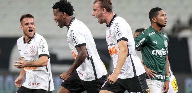 A bateria do Corinthians pune Palmeiras e afasta o sprint
