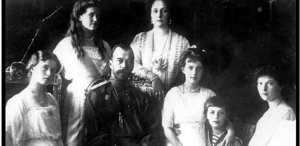 O longo processo de identificação do último Romanov (e o interesse de Putin na dinastia)